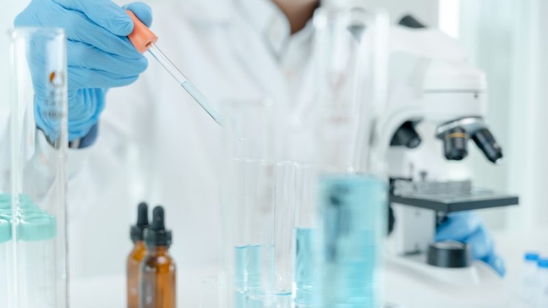 细胞培养操作：安全标准与使用方法揭秘